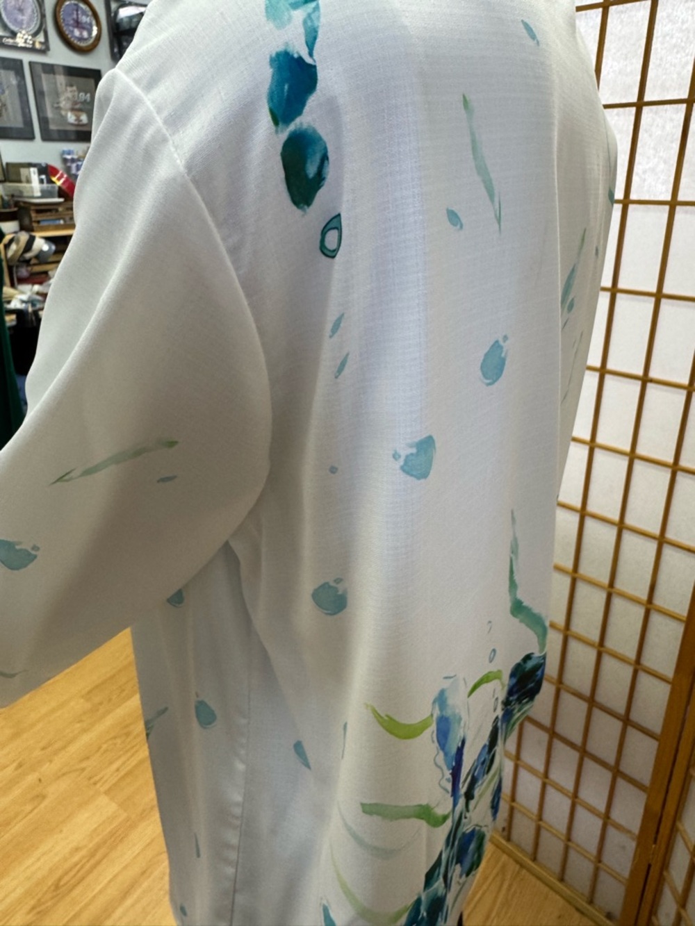 White Button-Down Shirt with Blue-Green Turtle Print - Picture 6 of 12